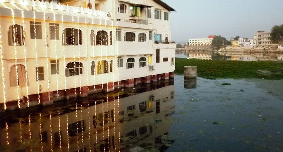 Hotel Natural Lake View, Udaipur 1